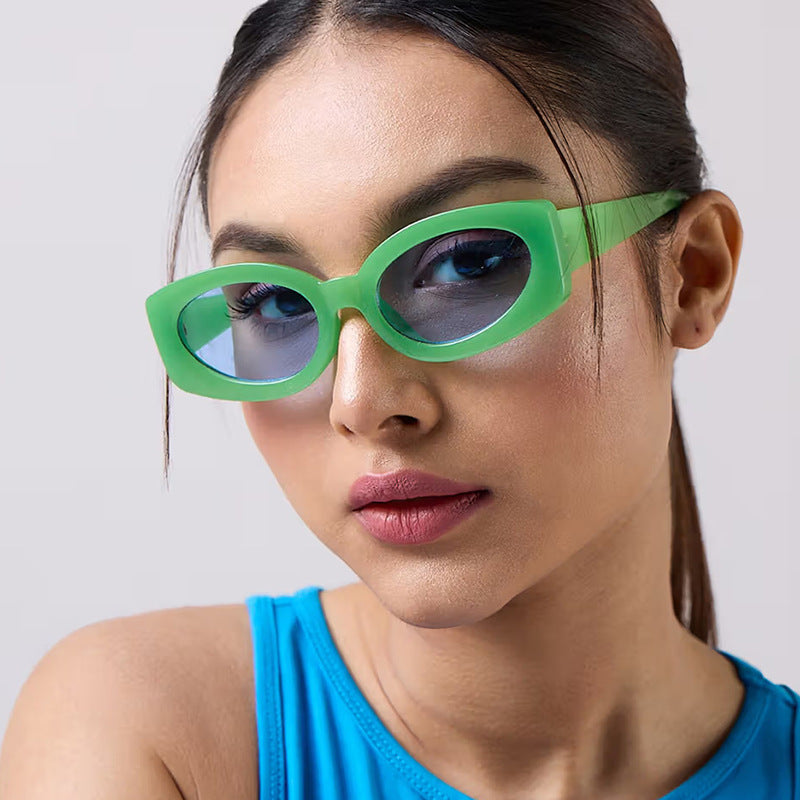 Damen modische Sonnenbrille mit einzigartigem, geschwungenem Rahmen Karnz