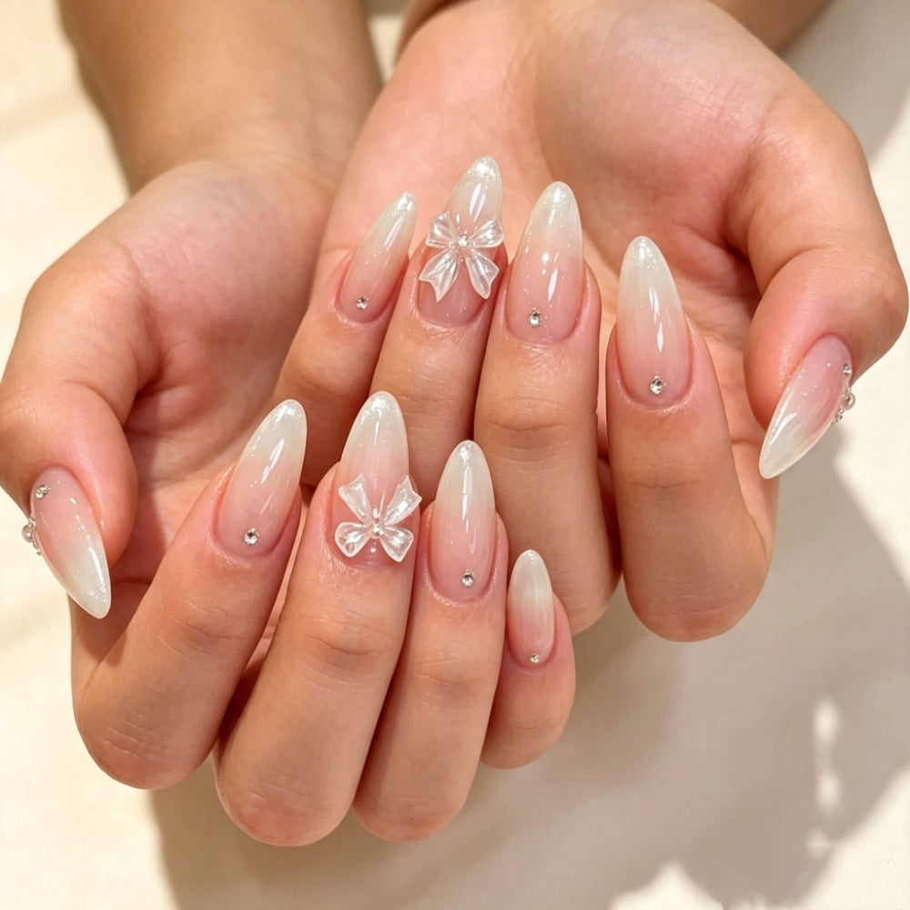 Elegantes Druck-Nagel-Set mit dekorativem Schleifen- und Juwelenakzenten Karnz