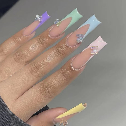 Dekorative Schmetterlings-inspirierte Press-On Nagelkunst Karnz