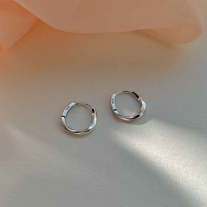 Modische und Elegante Creolen Aus Hochwertigem Metall Karnz