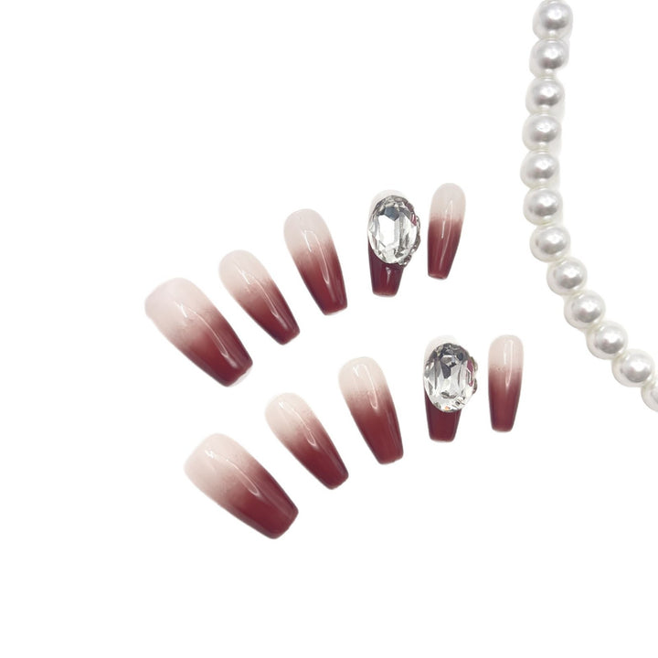 Elegantes Gradient Press-On Nagelkunstset mit Kristallen