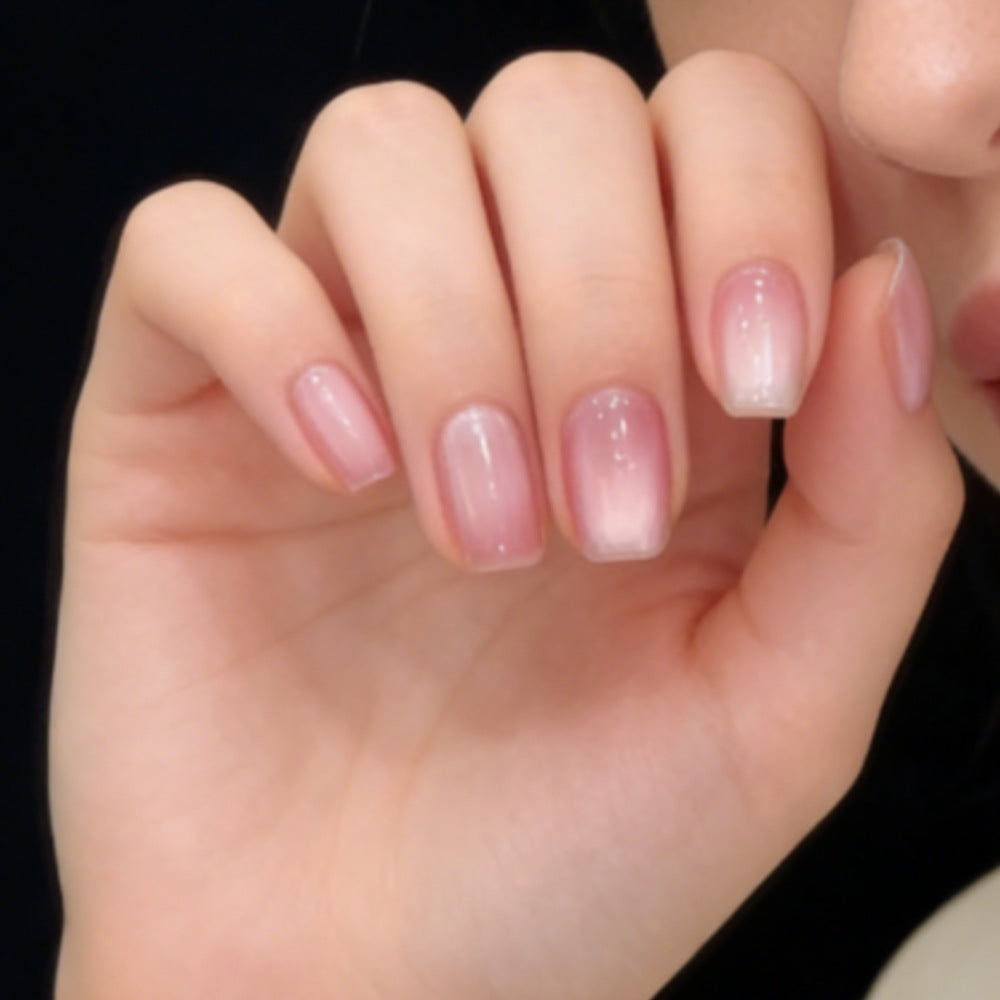Kunstnägel mit Elegantem Ombre-Effekt Karnz