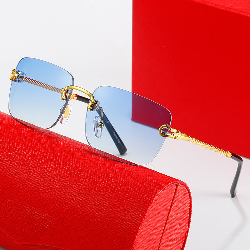 Damen quadratische Sonnenbrille mit luxuriösem, goldverziertem Rahmen und schützenden Gläsern Karnz