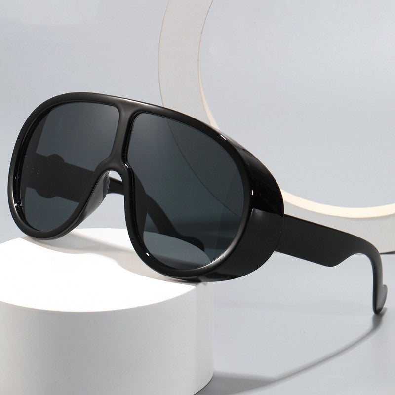Damen Sportliche Oversized Sonnenbrille mit innovativem Design Karnz