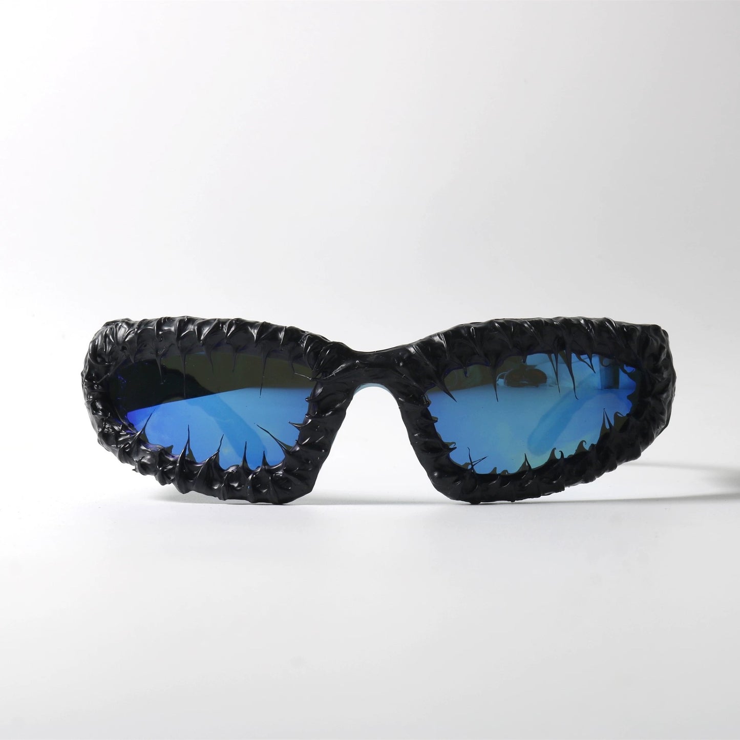 Damen kreative Design-Sonnenbrille mit einzigartigem strukturierter Rahmen Karnz