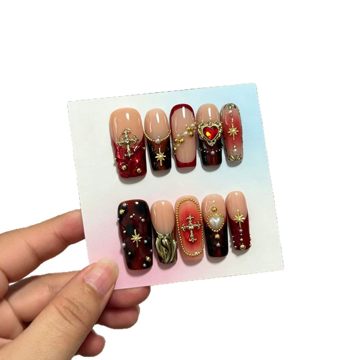 Luxuriöses Statement Press-On Nagelset mit Juwelenelementen