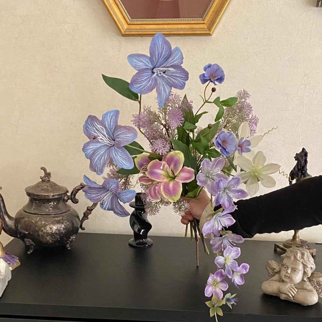 Künstlicher Blumenstrauß mit feinen, realistischen Blüten Karnz