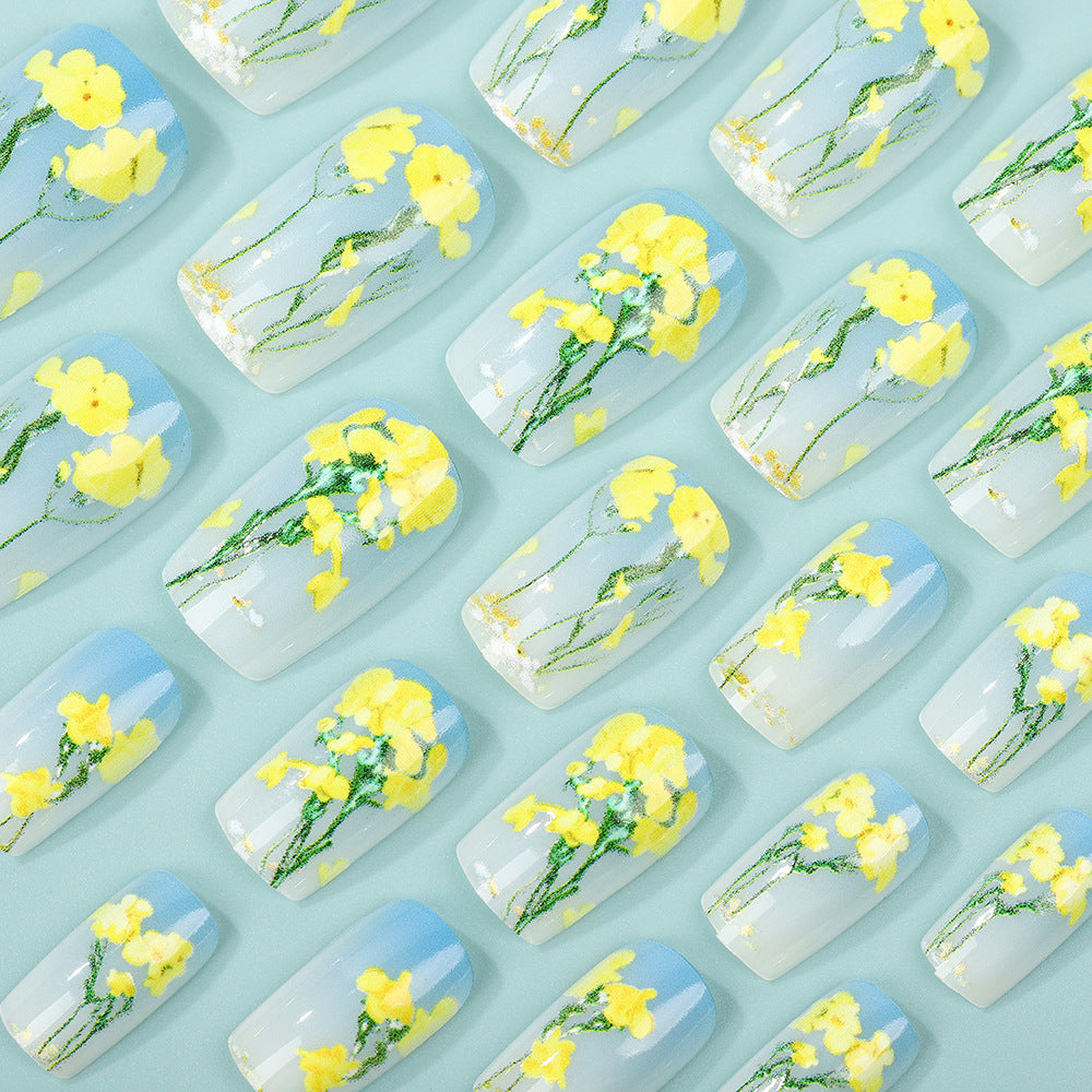 Künstliche Nagelspitzen im floralen Design Karnz