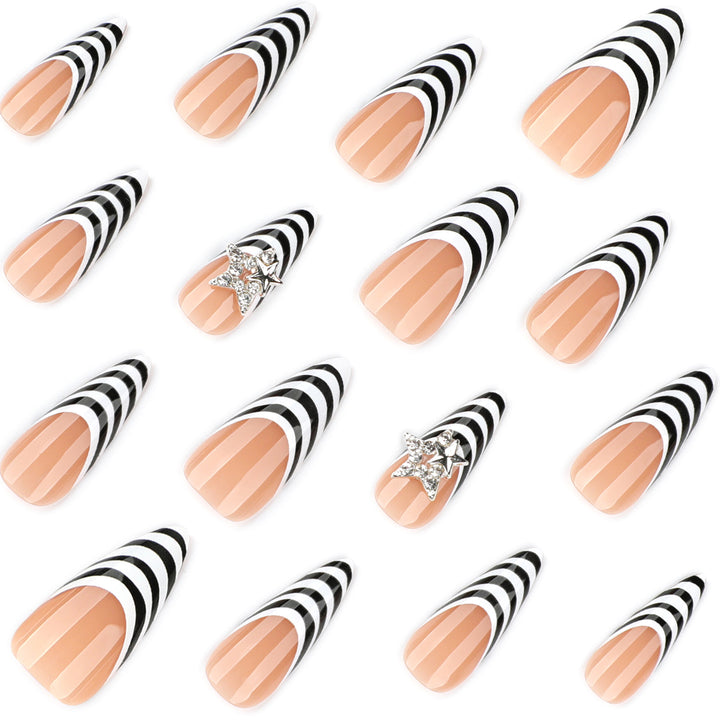 Glamouröse Spitzennägel Karnz