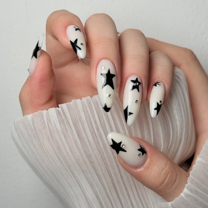 Star-Accent Stiletto Nagelkunst Extensions Karnz