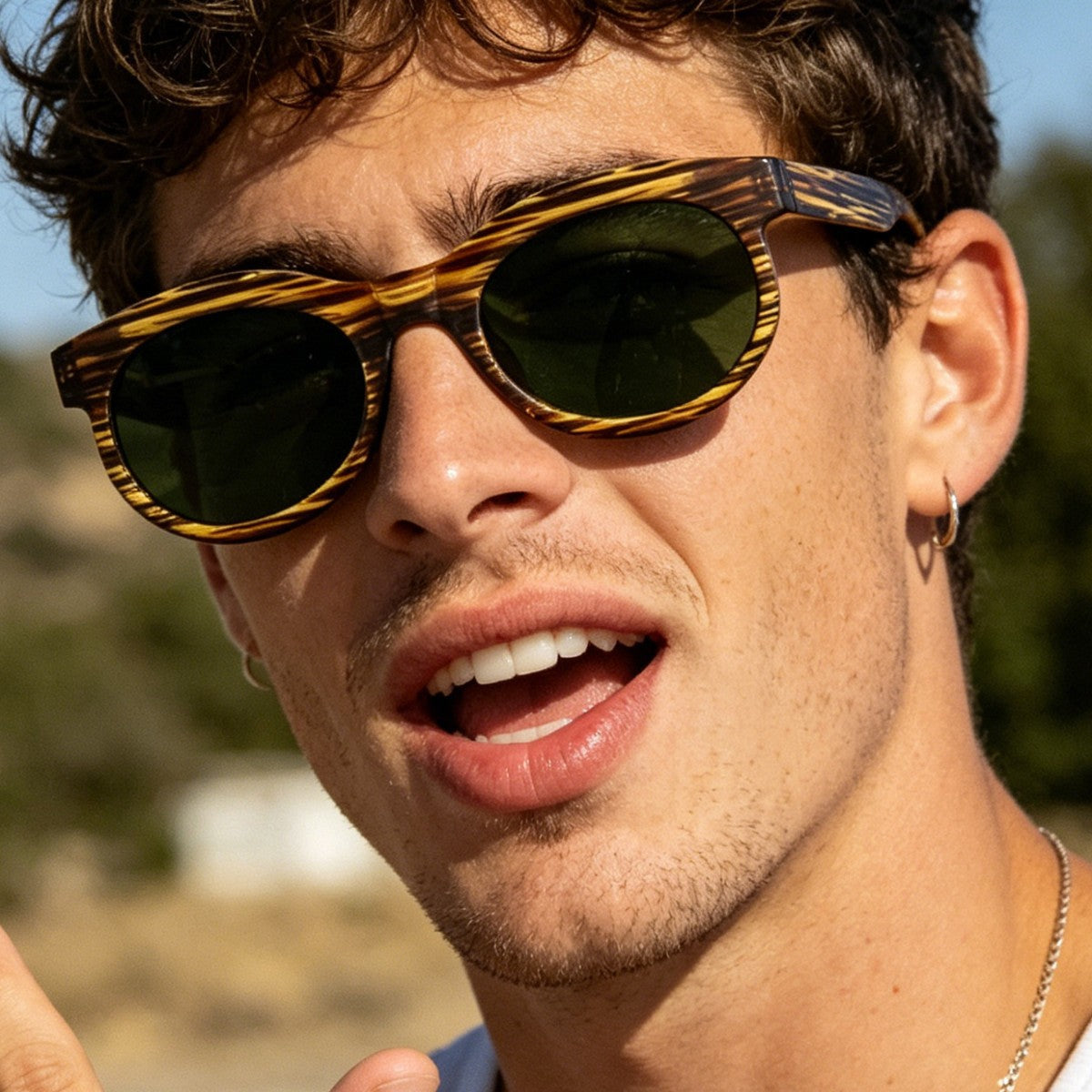 Damen trendige Sonnenbrille mit stilvollem Design aus robustem Kunststoff Karnz
