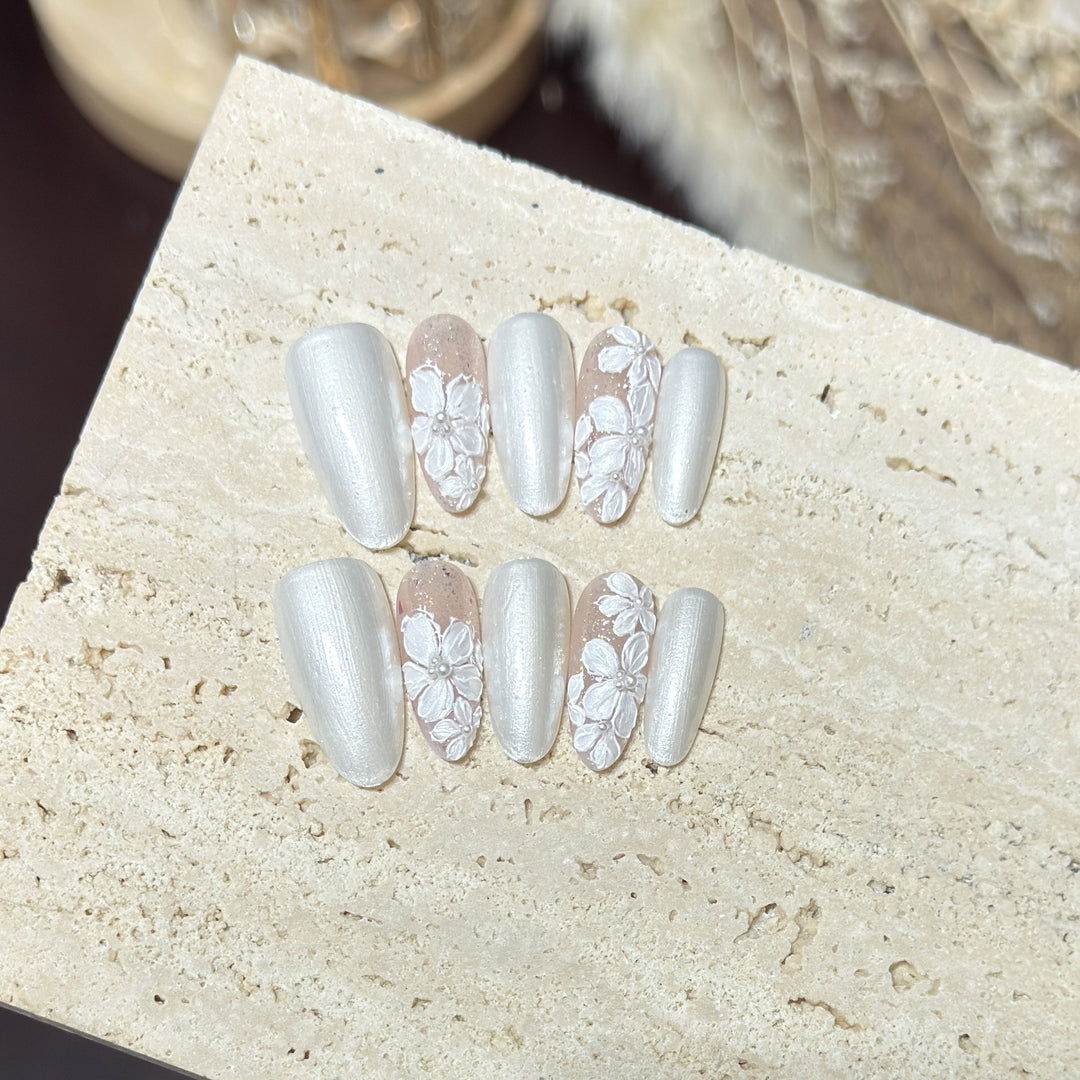 Elegantes Floral-Akzent-Press-On-Nagelset
