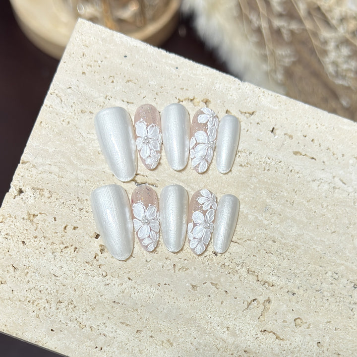 Elegantes Floral-Akzent-Press-On-Nagelset
