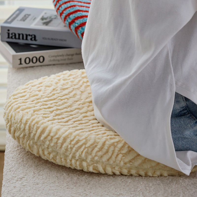 Runde gepolsterte Sitzauflage aus weichem Chenille mit Streifenstruktur Karnz