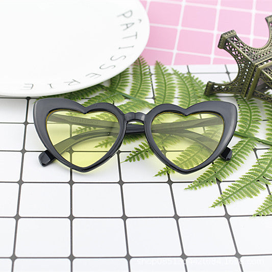 Damen Herzförmige Sonnenbrille mit hochwertigem UV-Schutz und stylischem Design Karnz