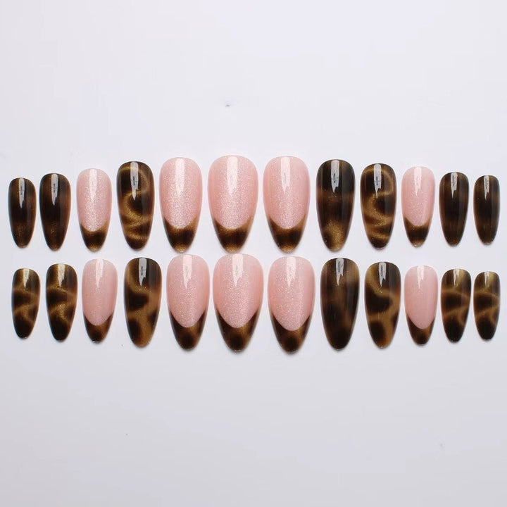 Kunstnägel mit eleganter Tortoiseshell-Spitzen Karnz
