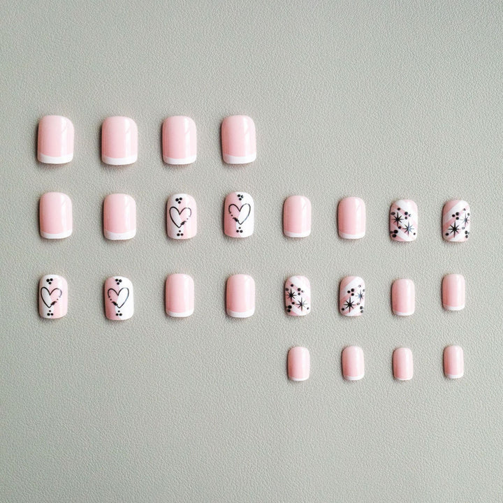 Stylisches Herz-Themen-Nageldesign