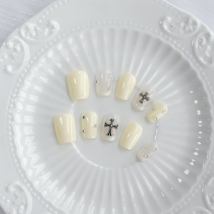 3D Kreuz-verzierte Press-On Nagelkunst Set