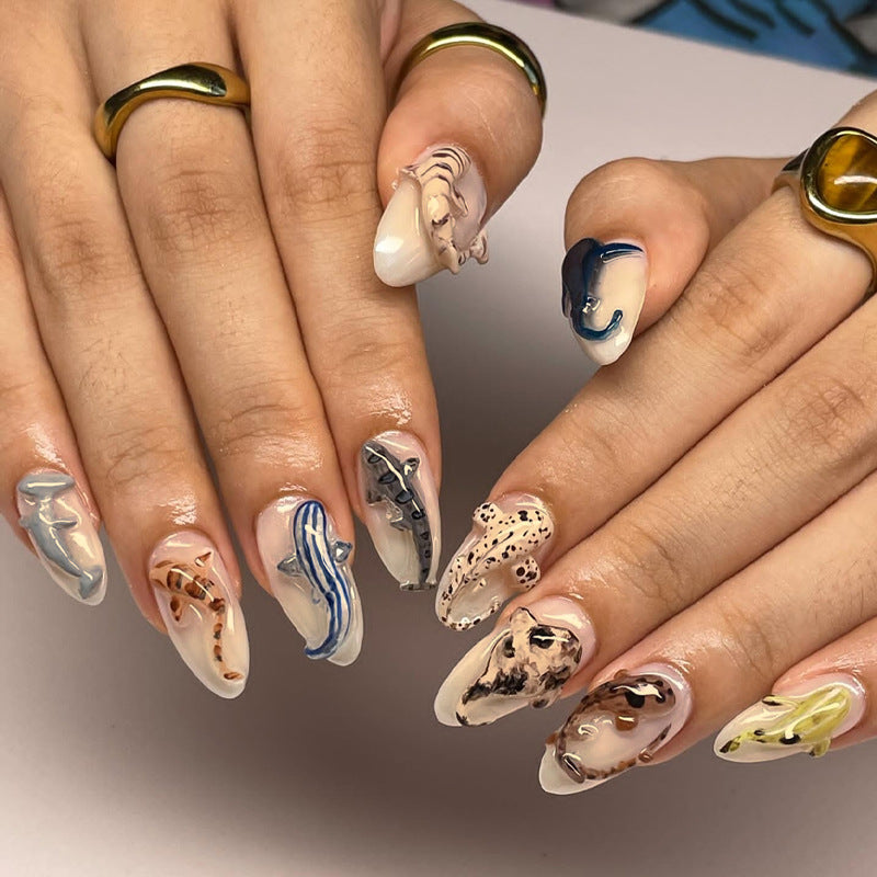 Künstlerisch thematisiertes Press-On Nagelkunst Set Karnz