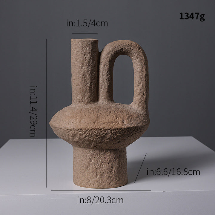 Abstrakt geformte dekorative Keramikvase
