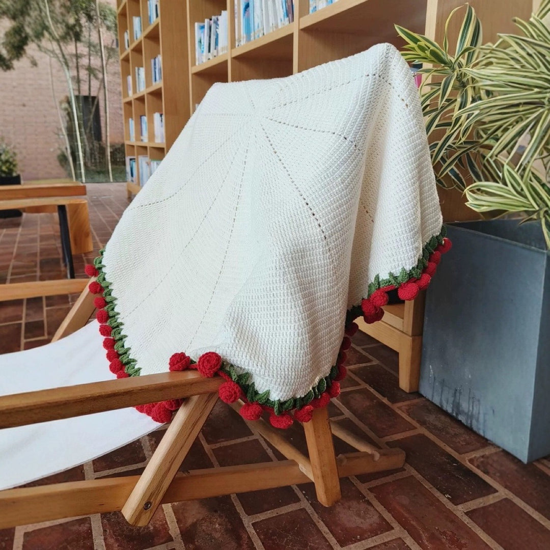 Handgefertigter gehäkelter Blumenstrauß