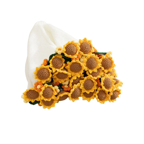 Handgefertigter gehäkelter Sonnenblumenstrauß