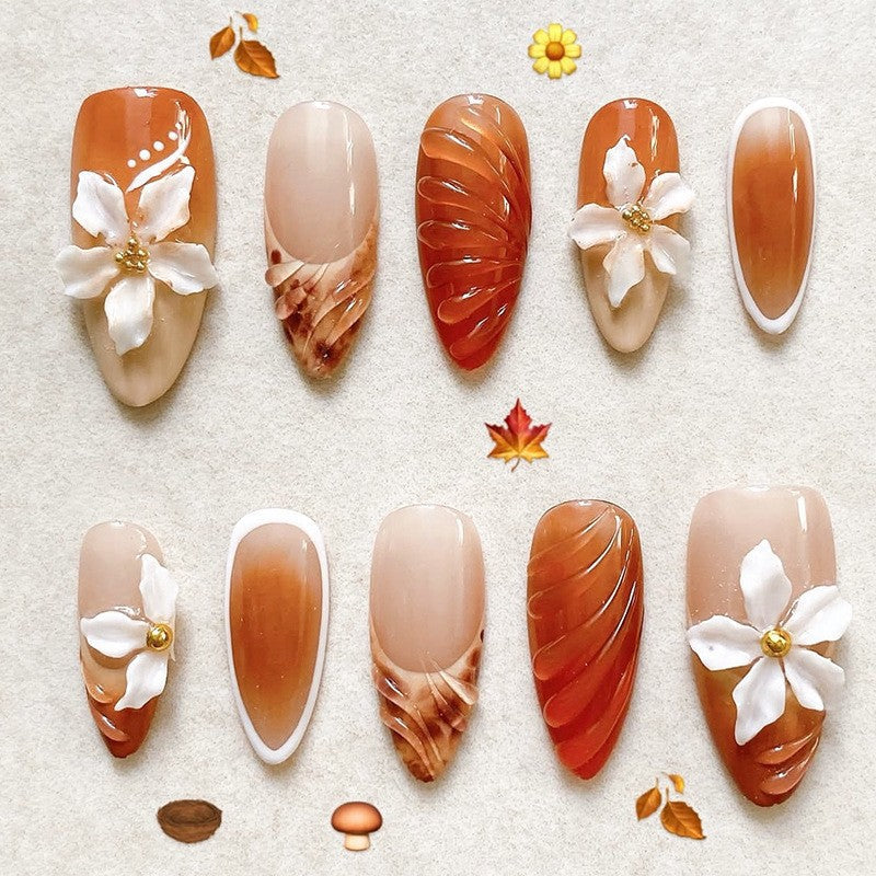 Kreative und Kunstvolle Nagelspitzen Karnz