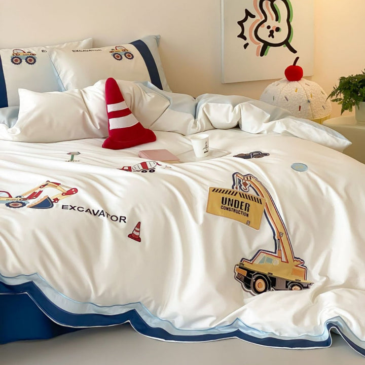 Kinder-Bettwäschegarnitur mit detailliertem Baustellen‑Motiv aus weichem Baumwollsatin