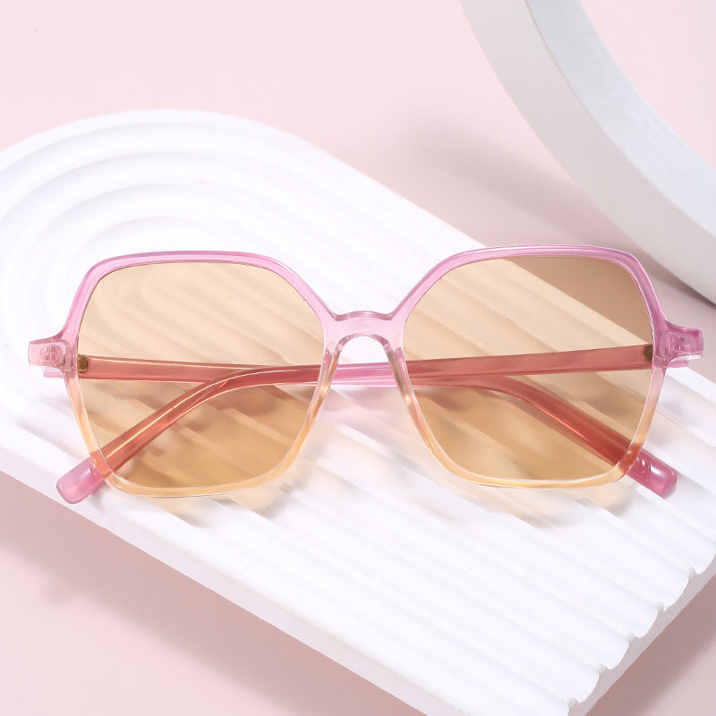 Damen oversized Sonnenbrille im faszinierenden Design Karnz