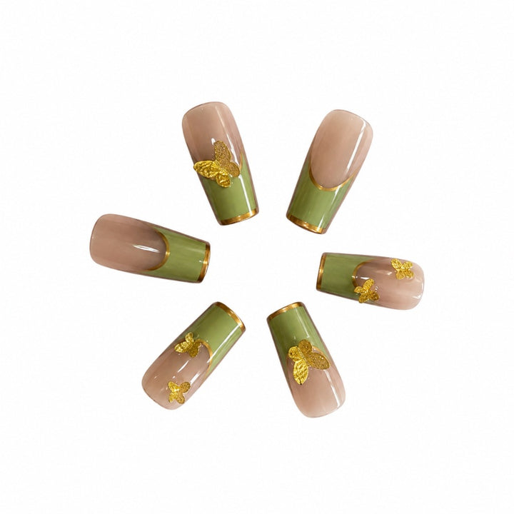 Kunstnägel mit Elegantem Floralem und Zartem Design Karnz