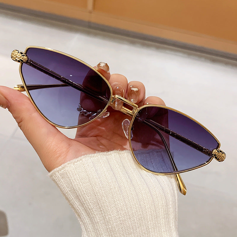 Damen Designer-Sonnenbrille mit schickem Cat-Eye-Design und luxuriösem Rahmen Karnz