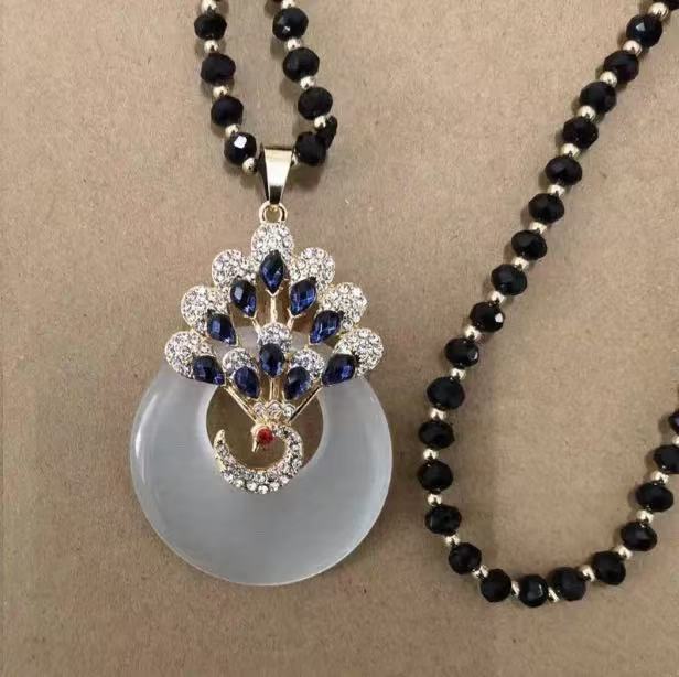 Verziertes Anhänger-Halsband Karnz