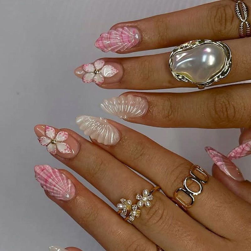 Muschel-inspirierten dekorativen Nagelkunst