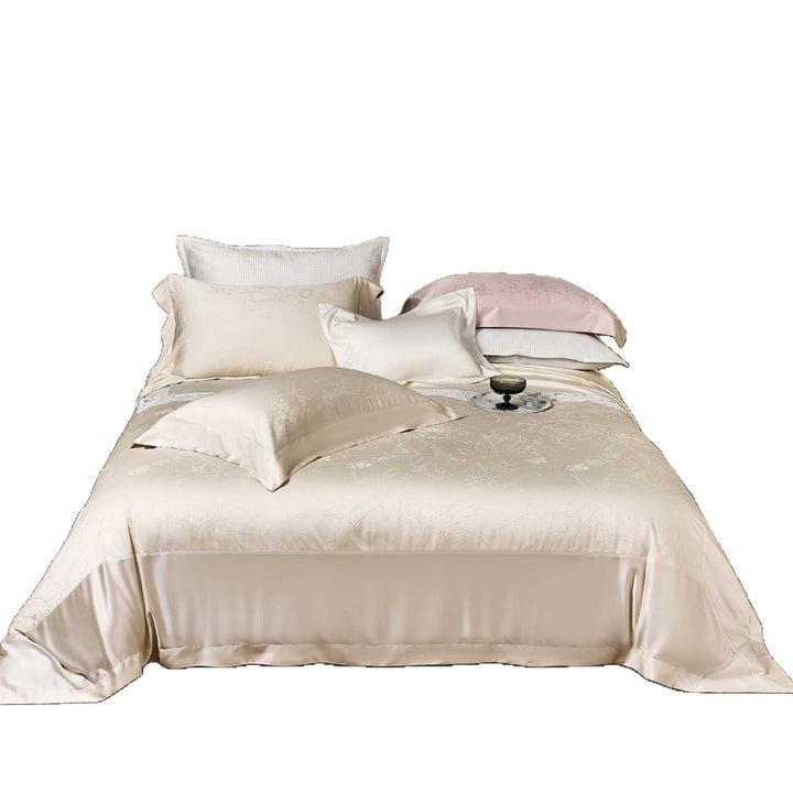 Satin-Bettwäschegarnitur mit floraler Jacquardstruktur und feinem Saumdetail