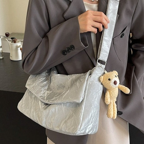 Texturierte schlabberige Schultertasche