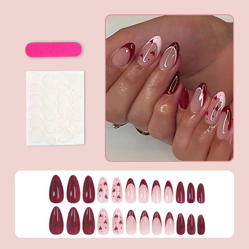Kunstnagelset mit romantischen Herz-Designs und elegantem Glanz Karnz