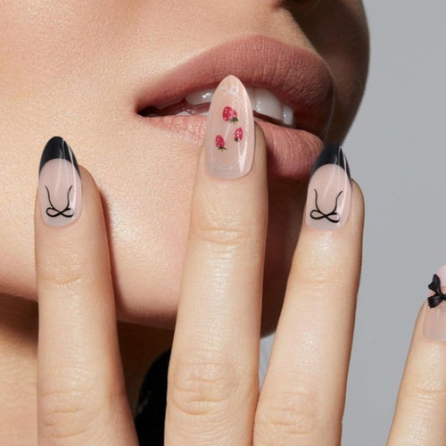 Künstlerisches Press-On Nagelset Karnz
