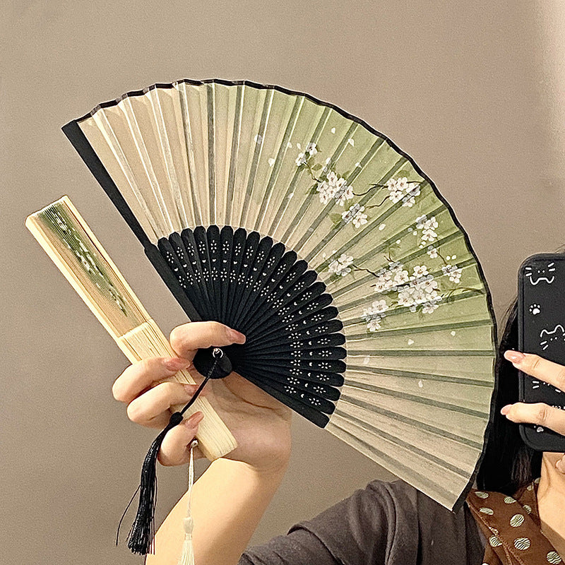 Handgefächer mit Elegantem Blütenmuster Karnz