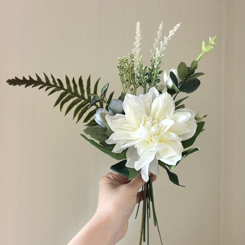 Lebensechter floral Handheld-Strauß