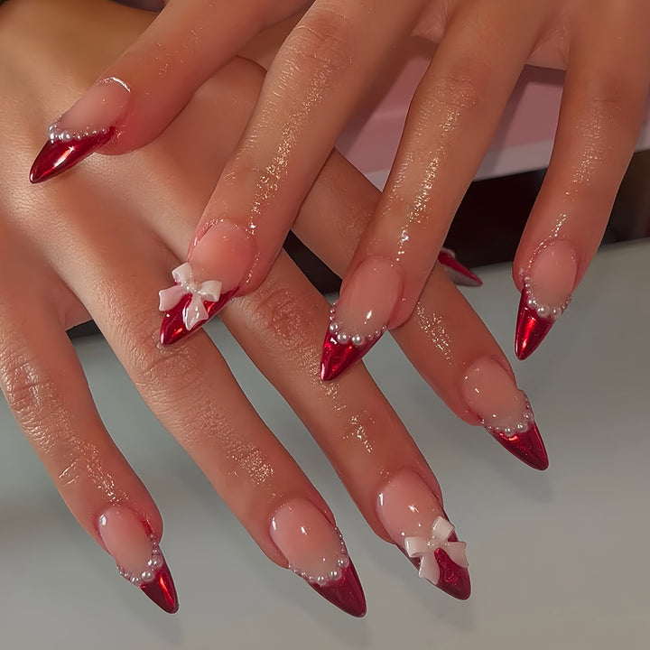 Elegante Stiletto Press-On Nagelkunst Karnz