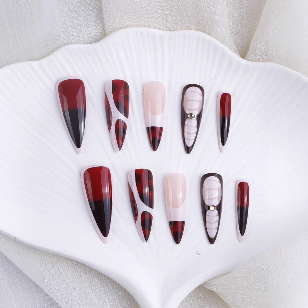 Künstlerische Stiletto-Nagelverlängerungen