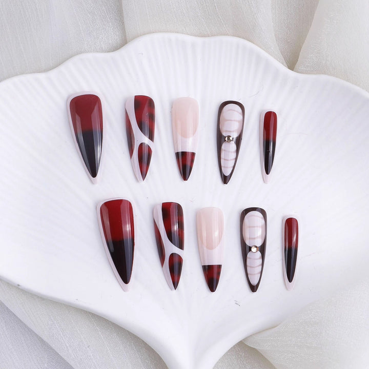 Künstlerische Stiletto-Nagelverlängerungen