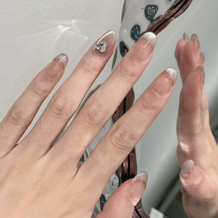 Elegantes Press-On-Nagel-Set mit Juwel-Akzenten Karnz
