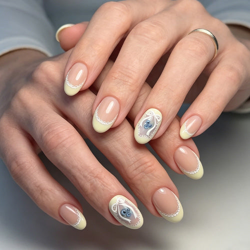 Elegante Press-On Nagelkunst Karnz