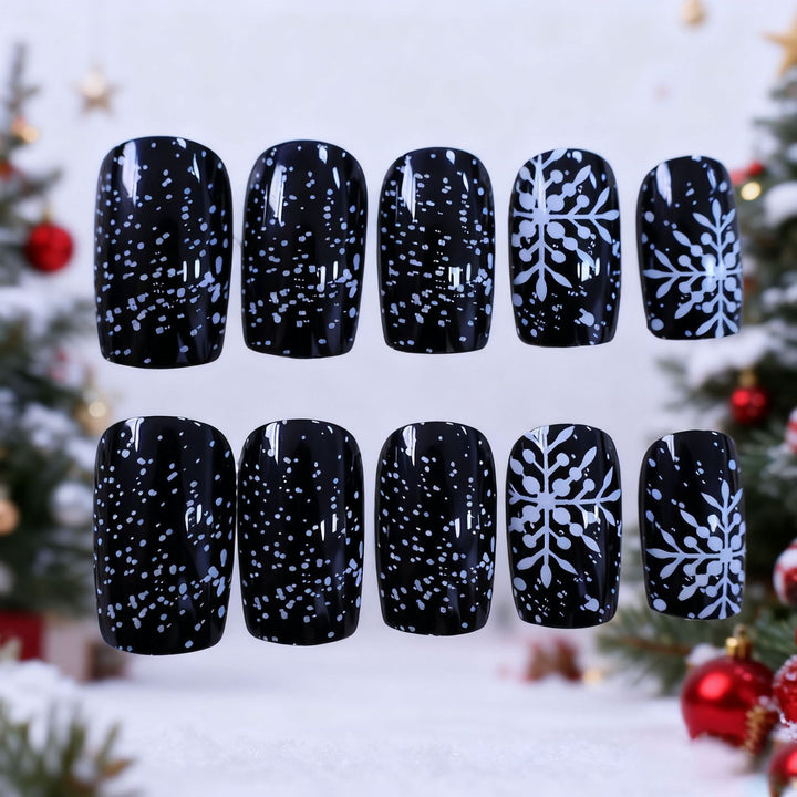Festliche Winter-Nagelkunst Karnz