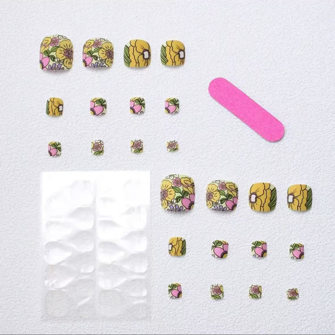 Kunstnagel-Set mit buntem Blumendesign Karnz