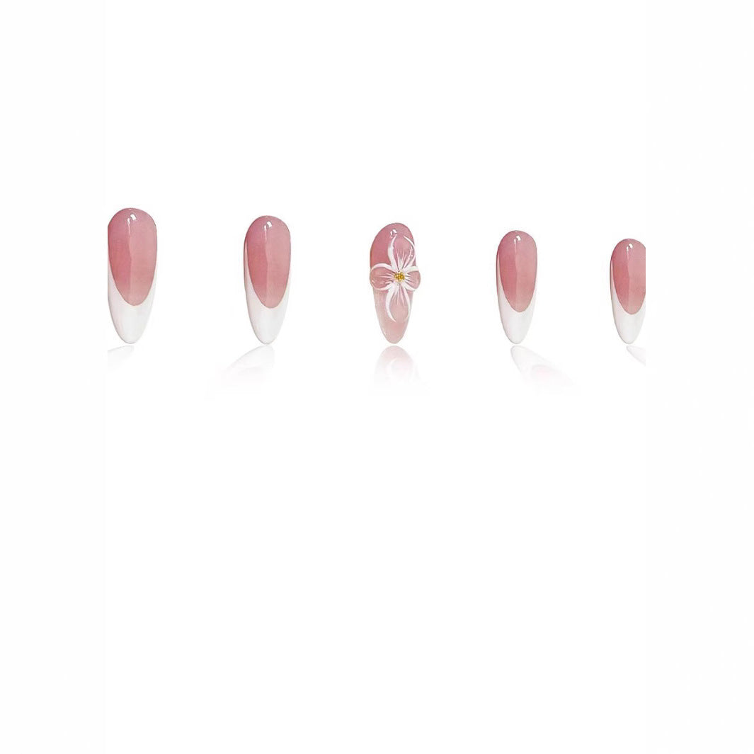 Künstlerische florale Nagelkunstverzierungen Karnz