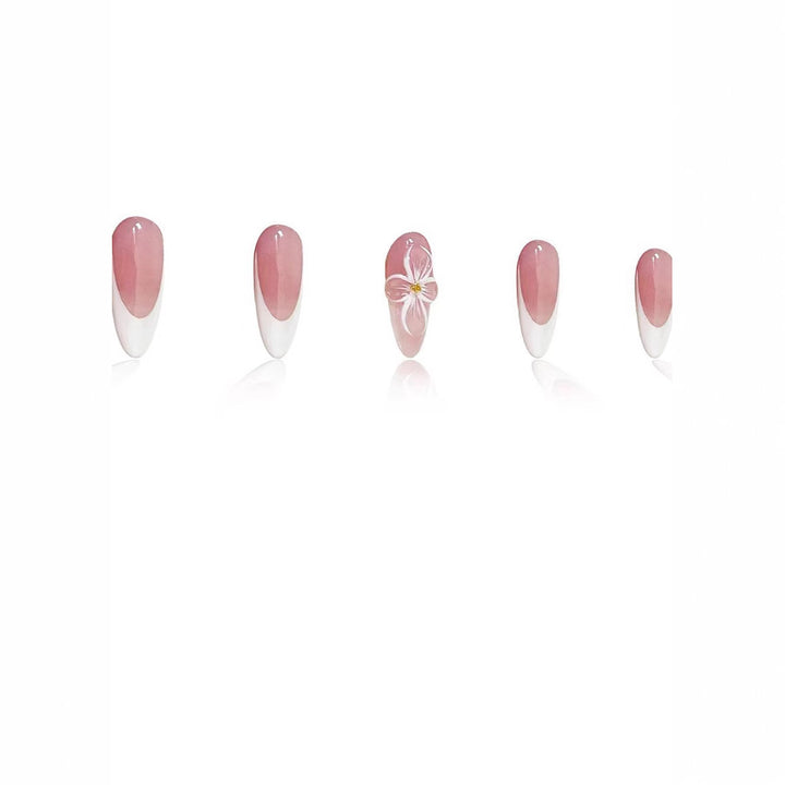 Künstlerische florale Nagelkunstverzierungen Karnz