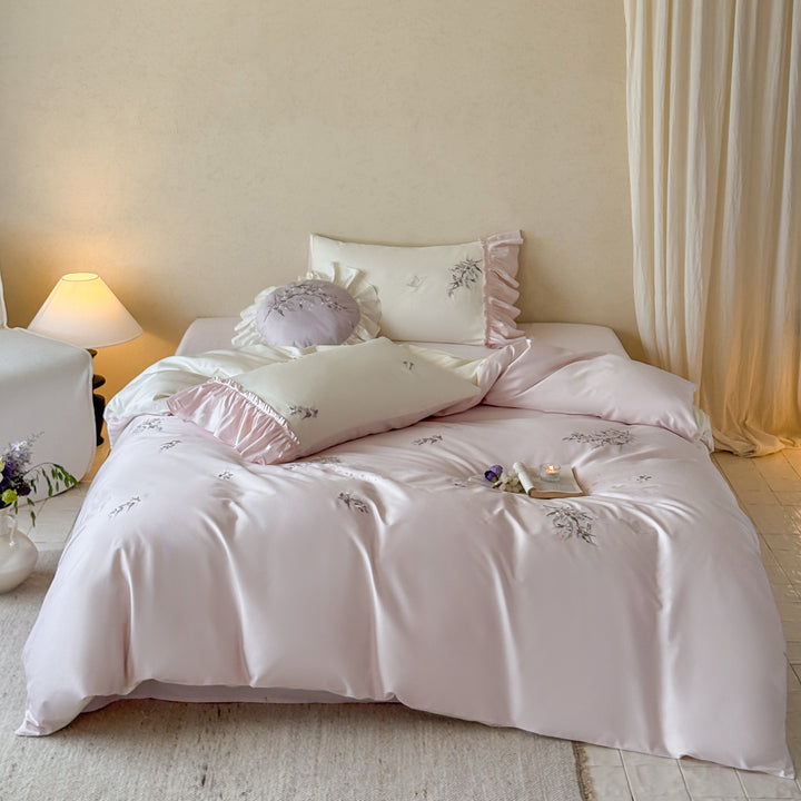 Luxuriöses Satin-Bettwäsche-Set mit Rüschen und zarter Blumenstickerei Karnz