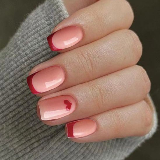 Herzförmige benutzerdefinierte Nagelkunst Karnz